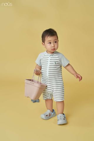 Bộ bơi liền cộc màu ghi phối sọc đáp in họa tiết 