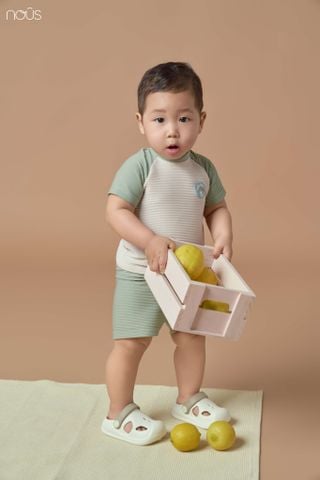  Bộ cộc tay màu be phối xanh thêu họa tiết 