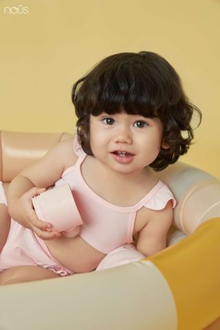  Bộ bơi hai dây màu hồng thêu patch 
