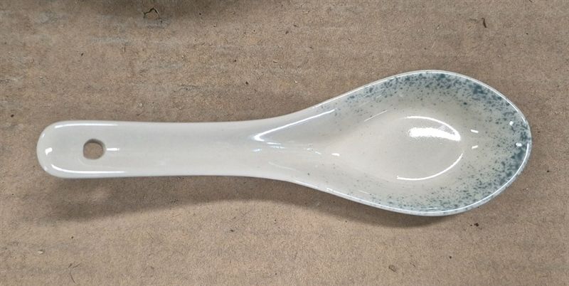  Cream - Spoon 13cm - Muỗng 13cm màu kem phun xanh 