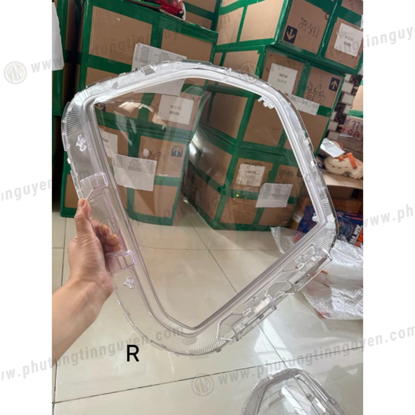  Mặt kính mica đèn trước xe ô tô Creta Huyndai 