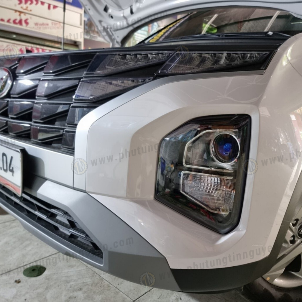 Mặt kính mica đèn trước xe ô tô Creta Huyndai