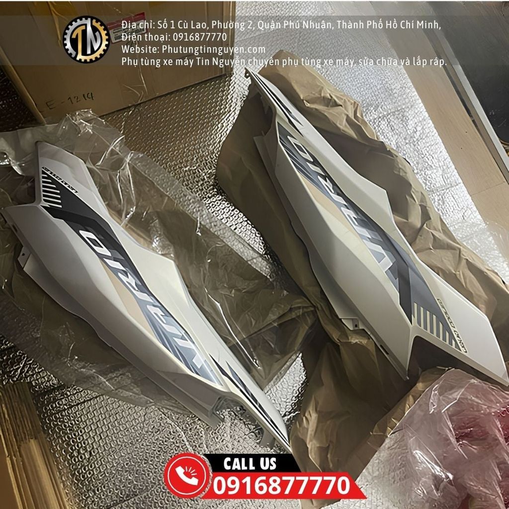 Ốp sườn xe Vario 125 2023 màu trắng nhám luôn tem hàng tháo