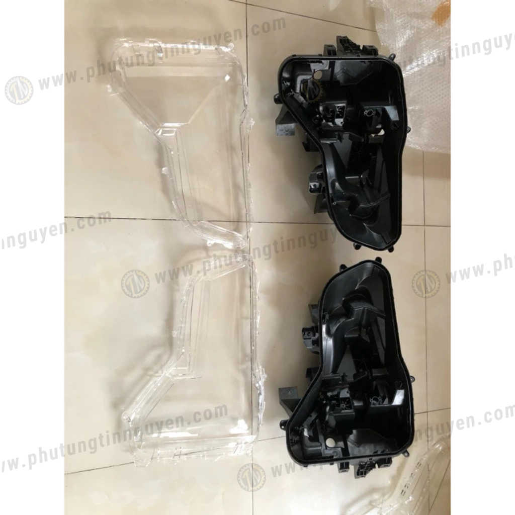 Đế đèn mica pha đèn xe ô tô Xpander 2022-2024