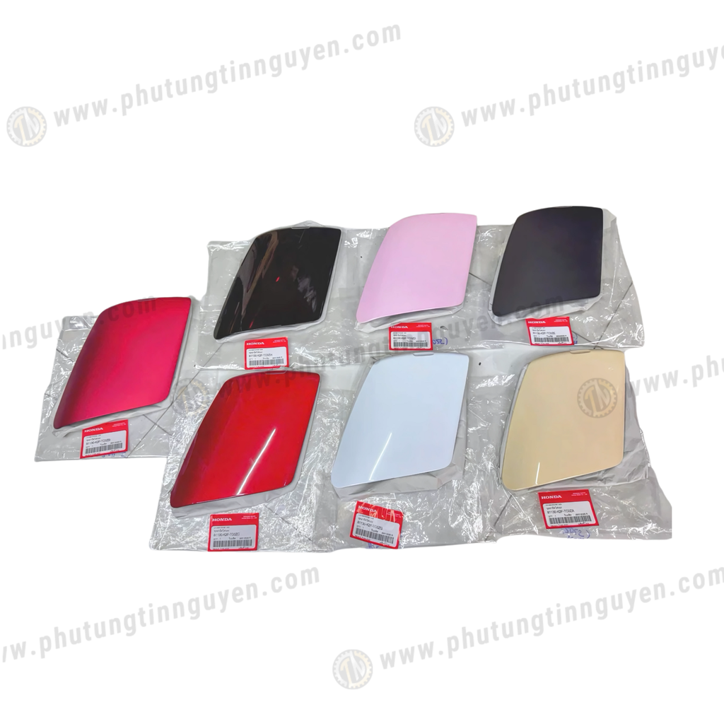 Nắp nhựa ngoài hộc đồ xe Scoopy 2025 Honda Thailand