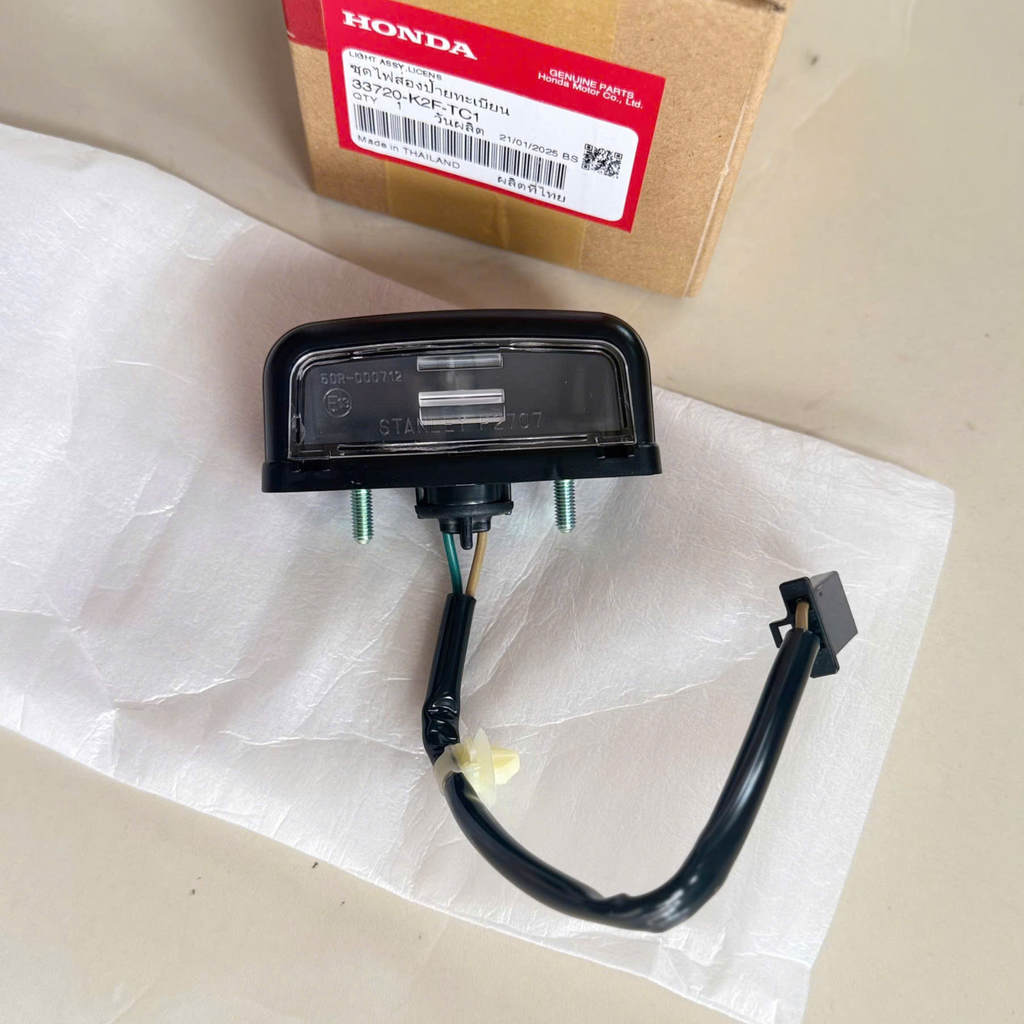 Đèn soi rọi biển số Scoopy 2025