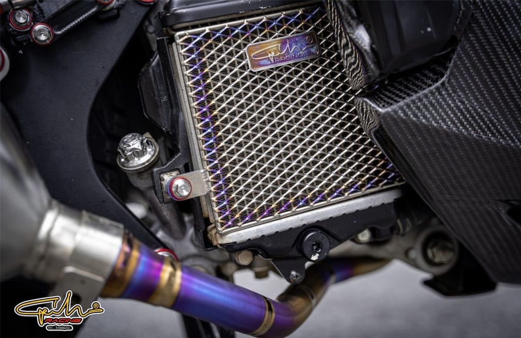 CHE KÉT NƯỚC TITAN LỚN VARIO 160I , AIR BLADE 160I MẪU KHÒ NHIỆT GH-RACING