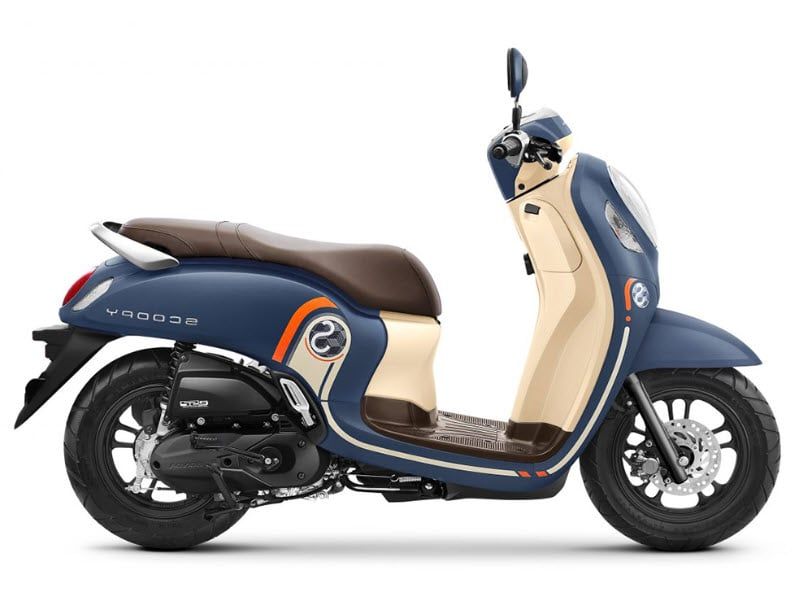 Yếm khóa Scoopy đời 2021 - 2024 màu kem