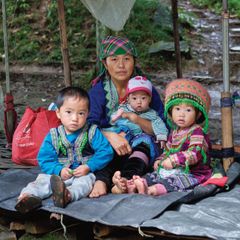 Trên Đỉnh Đổi Thay (Sách Ảnh Song Ngữ Anh Việt Về Sapa ) - Mountains Of Change - Bạch Nam Hải (Danny Bạch)