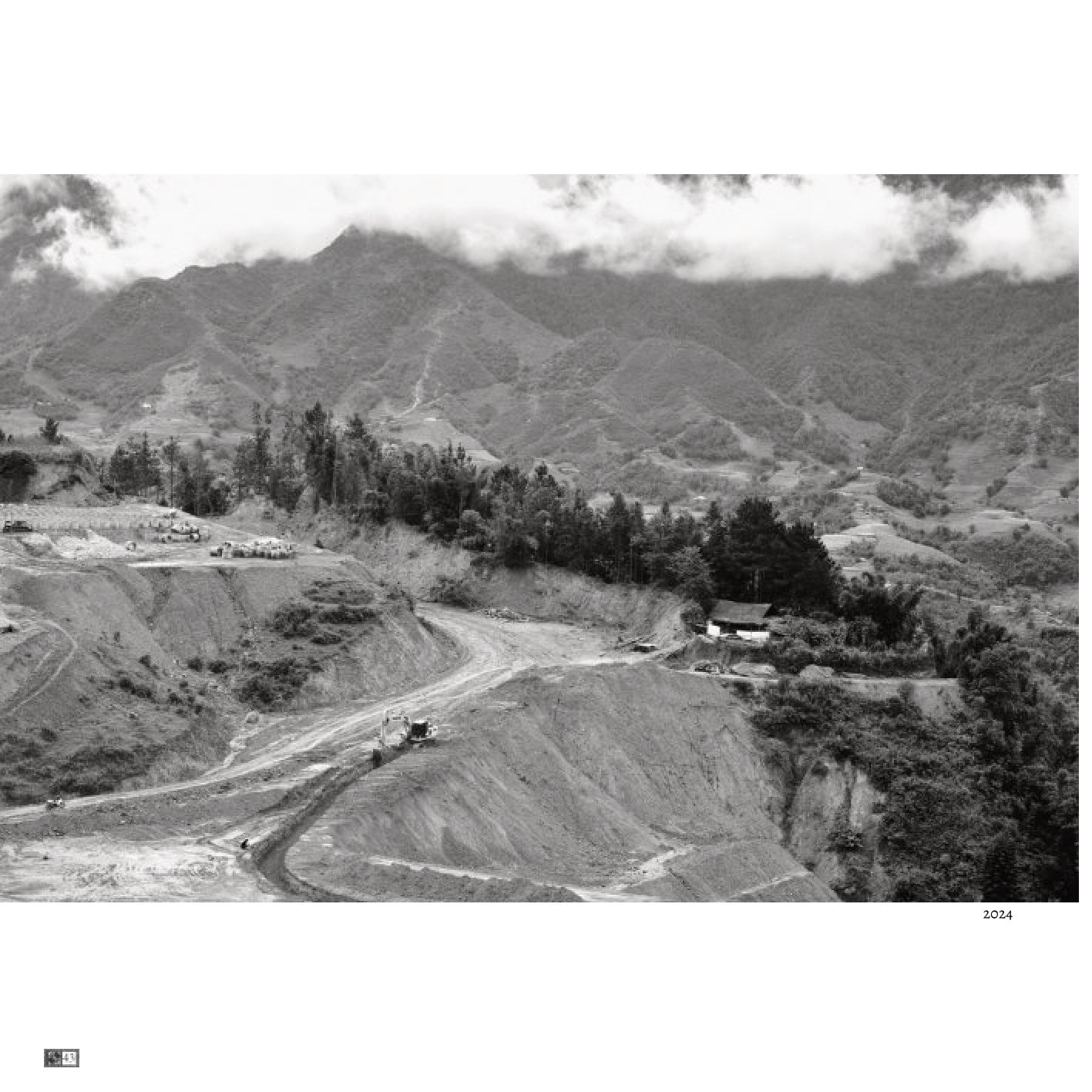 Trên Đỉnh Đổi Thay (Sách Ảnh Song Ngữ Anh Việt Về Sapa ) - Mountains Of Change - Bạch Nam Hải (Danny Bạch)