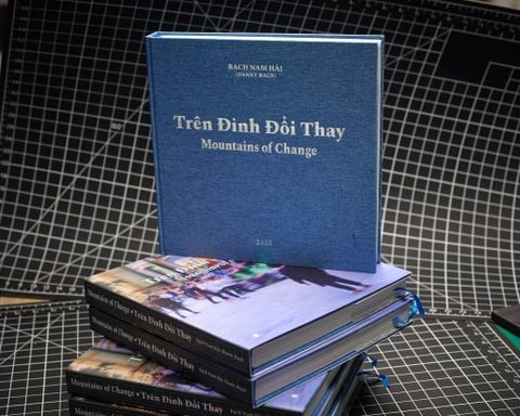  Trên Đỉnh Đổi Thay - Mountains Of Change - Bạch Nam Hải (Danny Bạch) 