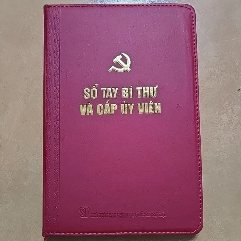 Sổ Tay Bí Thư và Cấp Ủy Viên - NXB Chính Trị Quốc Gia (16x24cm) - Bìa Simili