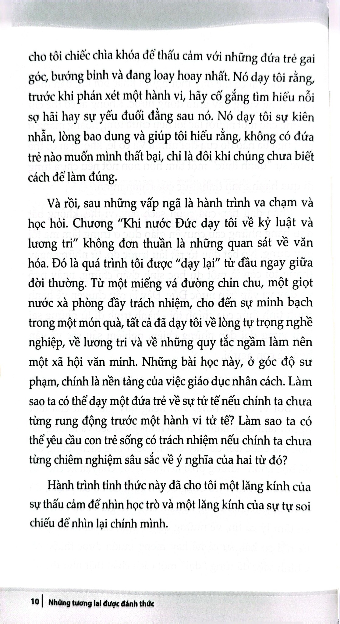 Những Tương Lai Được Đánh Thức - Nguyễn Thị Phương Hoa