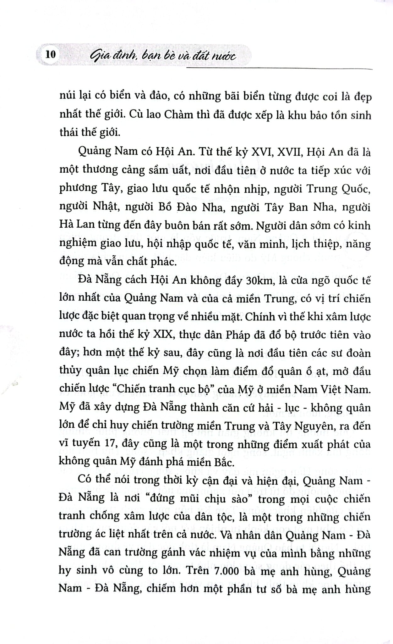Gia Đình Bạn Bè Đất Nước ( Hồi Ký Nguyễn Thị Bình ) - Bìa Mềm