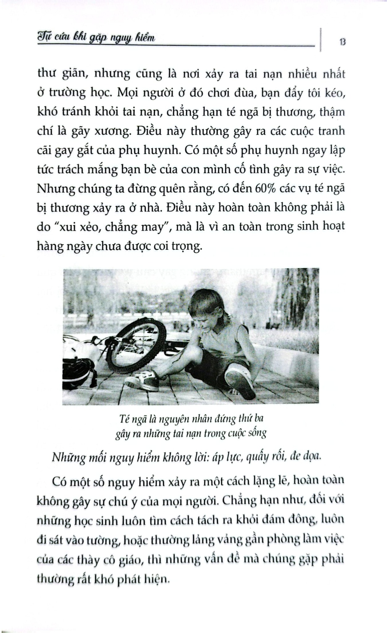 Tự Cứu Khi Gặp Nguy Hiểm - Nhiều Tác Giả