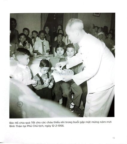  Bác Hồ Với Thiếu Nhi - Bảo Tàng Hồ Chí Minh 