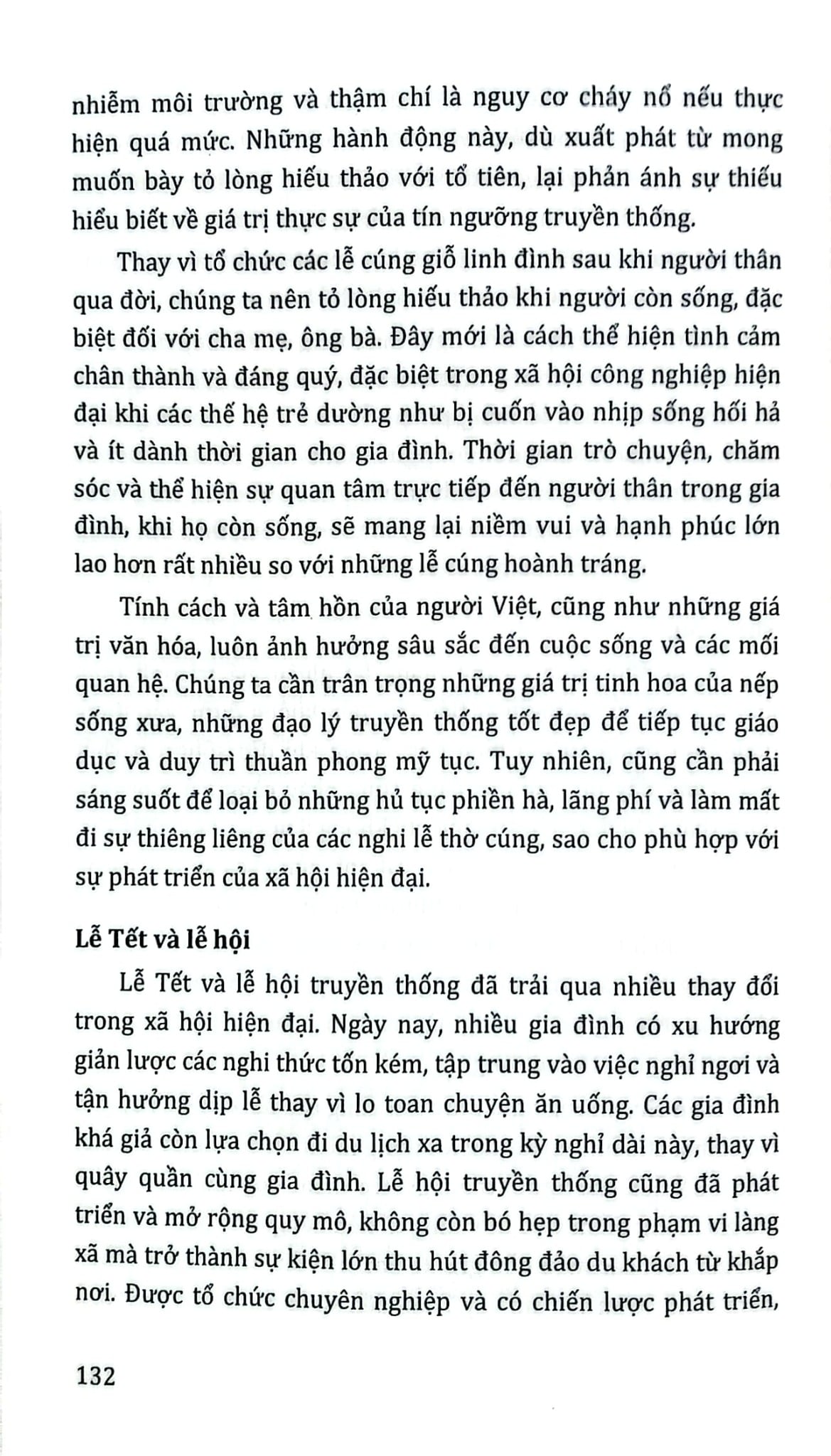 Combo 5 Cuốn Tủ Sách Văn Hóa Việt Nam ( Diễn Xướng Dân Gian + Lễ Hội Dân Gian + Phong Tục Lễ Nghi + Tín Ngưỡng Dân Gian + Trò Chơi Dân Gian )