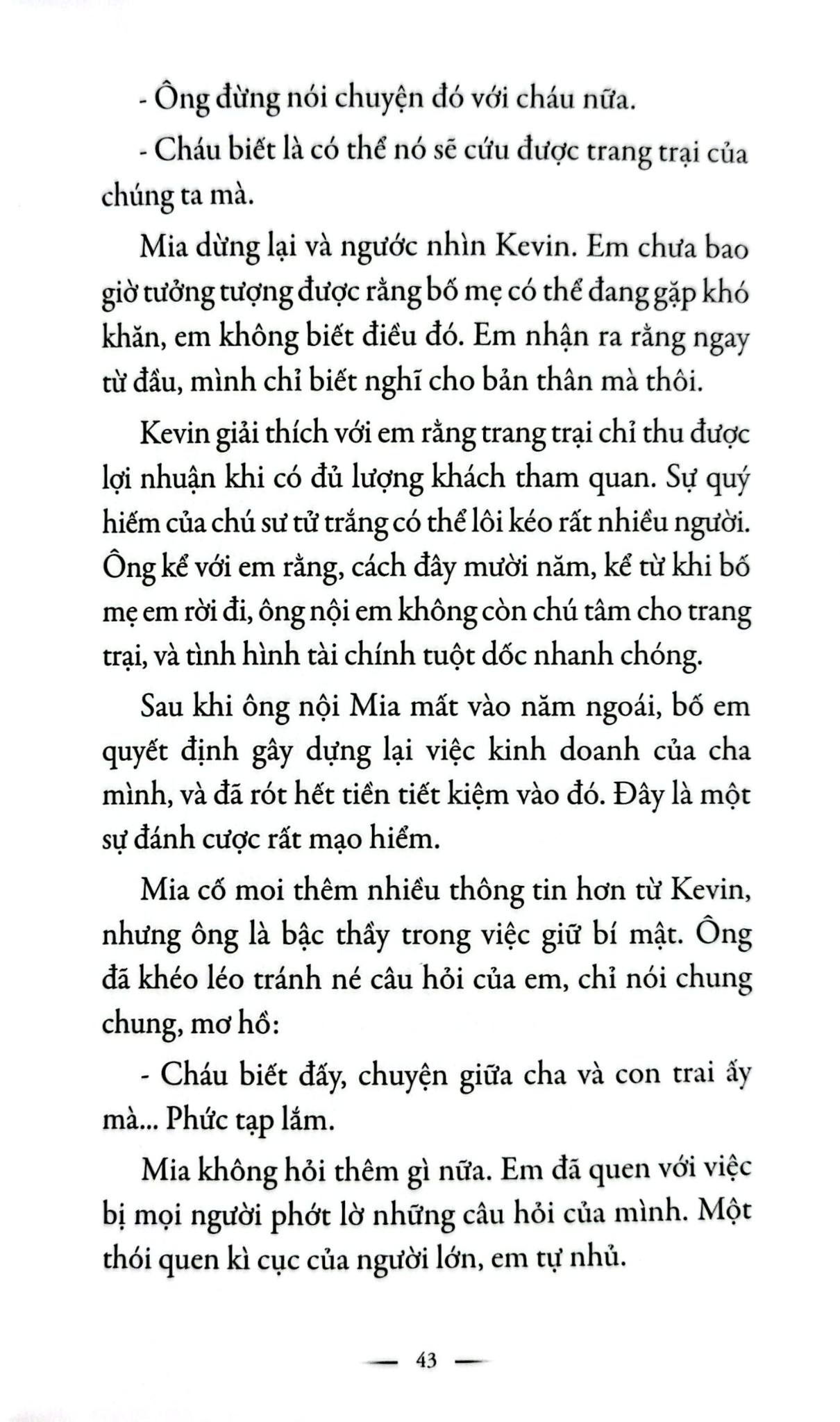 Mia Và Chú Sư Tử Trắng - Prune De Maistre