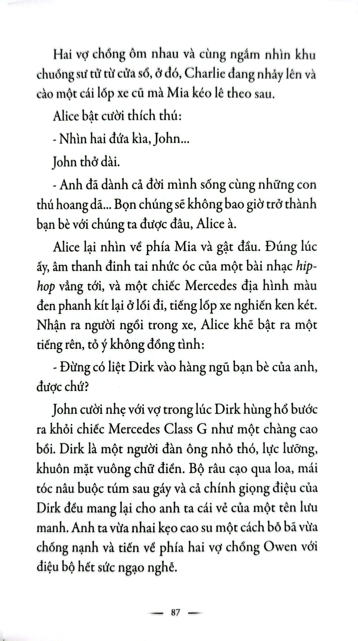 Mia Và Chú Sư Tử Trắng - Prune De Maistre
