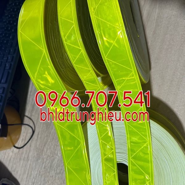 cuon-phan-quang-nhua