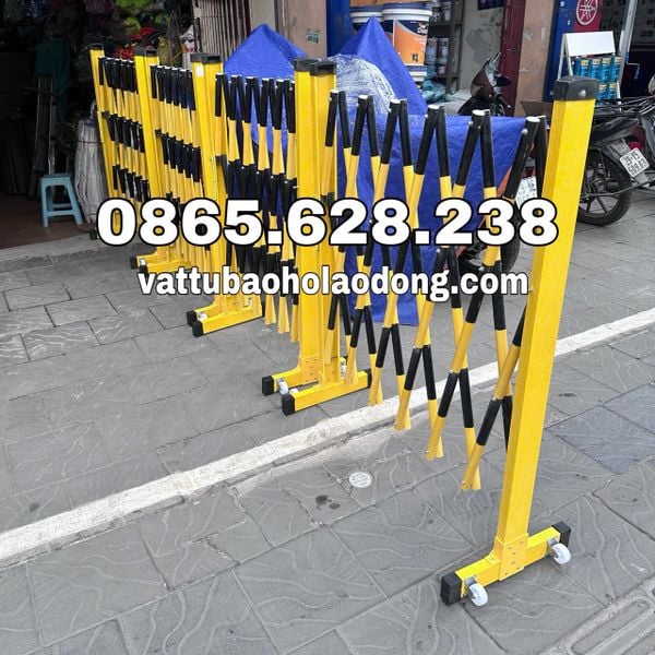 hang-rao-di-dong-nhua