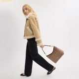  Túi Đeo Vai Coach Laurel Shoulder Bag In Signature Canvas CV975 Nâu Nhạt 