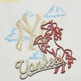  Áo Phông MLB New Year Horse Back Graphic T-Shirts New York Yankees White 3ATSQ0261-50IVS 