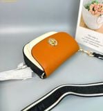  Túi Đeo Chéo Marc Jacobs The Turn Lock Logo Leather Crossbody Mini Bag Màu Kem Nắp cam 