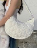  Túi Đeo Chéo Chần Bông MLB Quilted Hobo Bag Large Boston Red Sox Cream 3ABQL0936-43CRP Trắng 