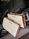  Ví Dài Michael Kors Jet Set Travel Signature Logo Smartphone Wallet Vanila 35F8GTVW0B 