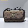  Túi Đeo Chéo MLB Diamond Monogram Jacquard NY Yankees 7ACRM046N-50BRS Nâu 