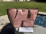  Túi Tote Coach Taxi Tote Bag In Signature Canvas Pink Sable 