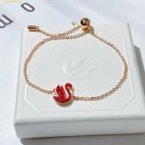  Vòng Tay, Lắc Tay Swarovski Iconic Swan Bracelet Swan, Small, Red, Gold-Tone Plated 5656841 