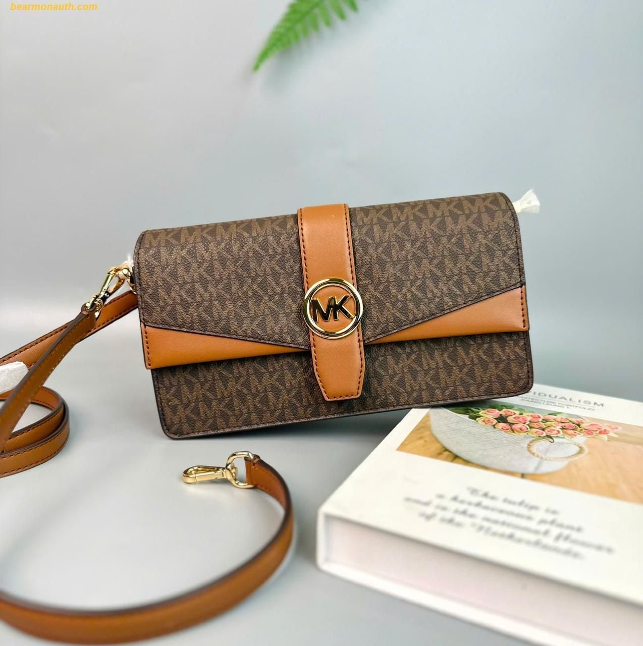 Túi Đeo Vai Michael Kors Greenwich Medium Logo Shoulder Bag Nâu