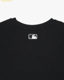  Áo Crop MLB Women's Heart Medium Logo Slim Crop Short Sleeve T-shirt NY (Black) 3FTSH0243-50BKS 