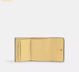  Ví Gập COACH Mila Small Flap Wallet Vanilla CAO13 