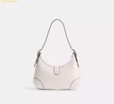  Túi Đeo Vai Coach Hamptons Hobo Bag Chalk CW642 