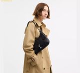  Túi Đeo Vai Coach Hamptons Hobo Bag Black CW642 
