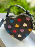  Túi Đeo Chéo Coach Heart Crossbody Signature Canvas Heart Print CP022 