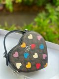  Túi Đeo Chéo Coach Heart Crossbody Signature Canvas Heart Print CP022 
