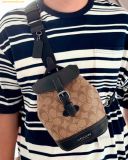  Túi Đeo Chéo Coach Hudson Small Pack Signature Canvas CB928 