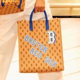  Túi Tote MLB Monotive Coated Canvas Vertical Tote Bag Boston Red Sox Sand - 3AORM053N-43SAS 