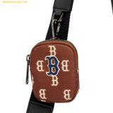  Túi Đeo Chéo MLB Monogram Mini Crossbody Boston Red Sox D.Brown 3ACRS012N-43BRD 