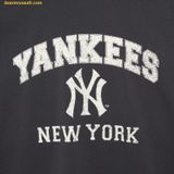  Áo Tay Dài MLB Varsity Graphic Long Sleeve T-Shirt NY (Charcoal Grey) 3ATSV0134-50CGS Đen 