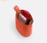  Túi Đeo Vai Coach Bleecker 21 Bucket Bag Russet 
