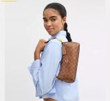  Túi Đeo Vai Coach Charlotte Shoulder Bag In Signature Canvas CCL40 Brown 