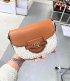  Túi Đeo Chéo Michael Kors Reed Small Saddle Crossbody Bag Vanilla 35F4G6RC1B Trắng Logo 