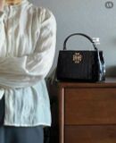  Túi Đeo Chéo Tory Burch Small Black Crocodile Embossed Leather Micro Satchel Handbag 