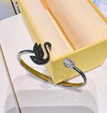  Vòng Tay, Lắc Tay Swarovski Swan bangle Swan, Black, Ruthenium plated 5688745 
