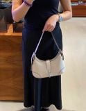  Túi Đeo Vai Coach Hamptons Hobo Bag Chalk CW642 